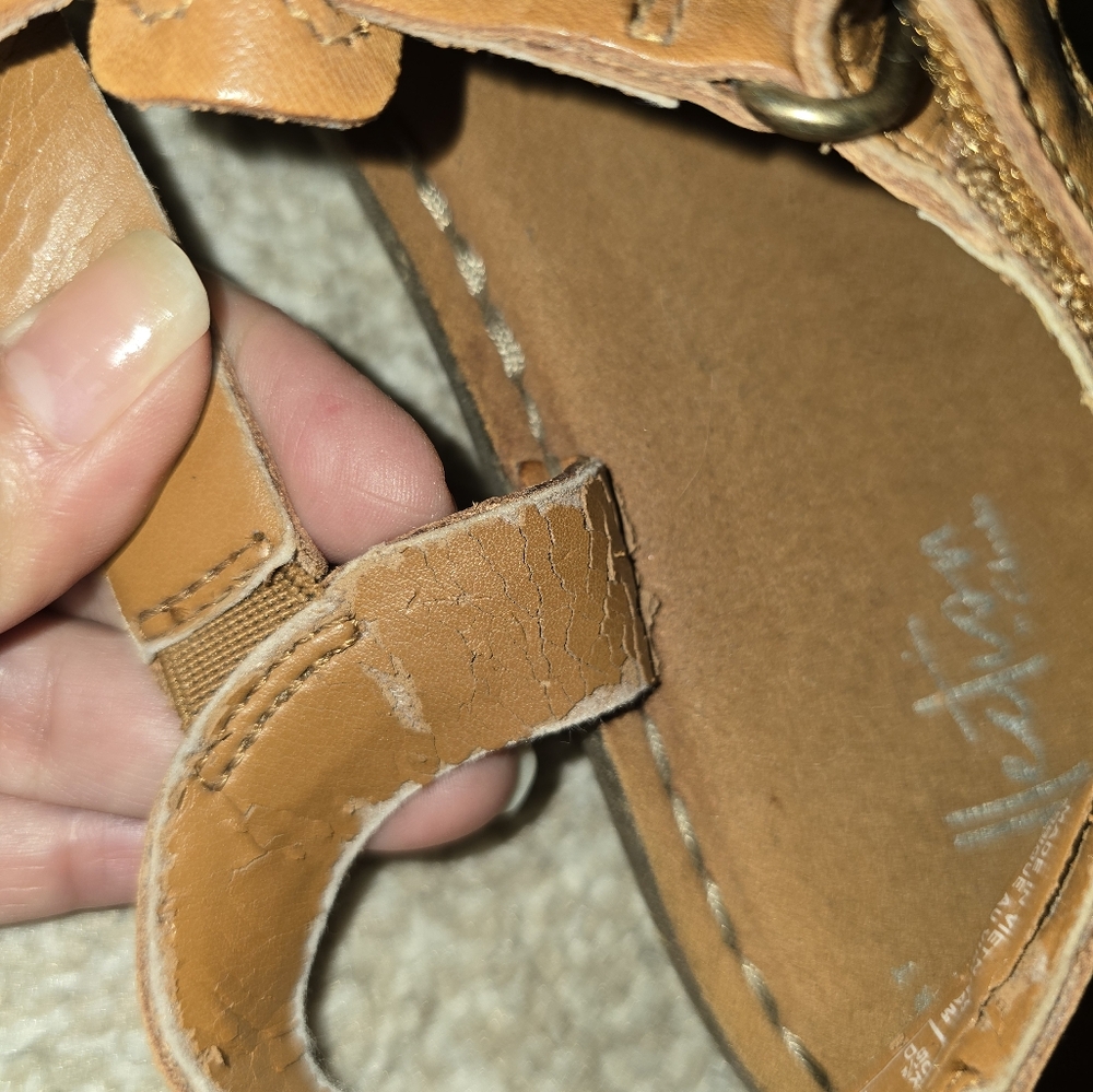 Clarks~ Ultimate Comfort Collection SIZE: 8 - Picture 5 of 15